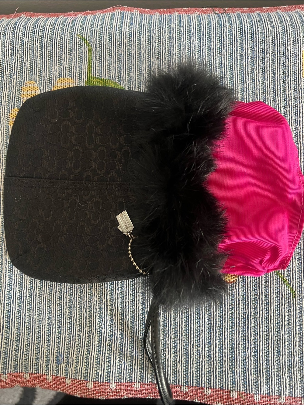 Coach Rare Y2K Black Signature Drawstring Pouch with Fur Trim 2003 - Picture 7 of 10